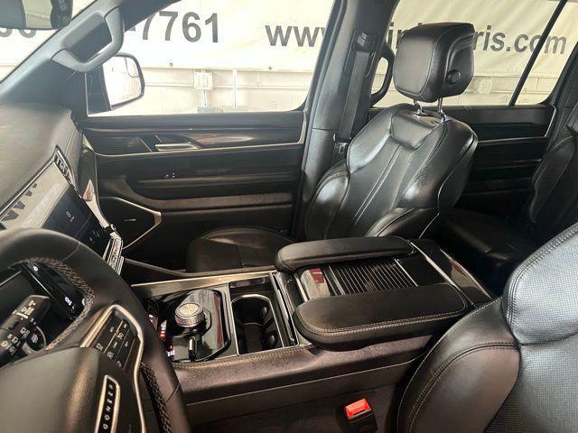 Photo of 2023 Diamond Black Jeep Wagoneer
