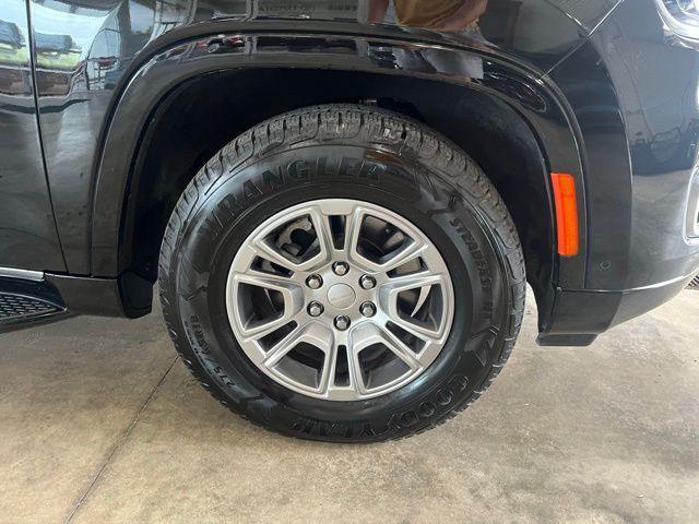 Photo of 2023 Diamond Black Jeep Wagoneer