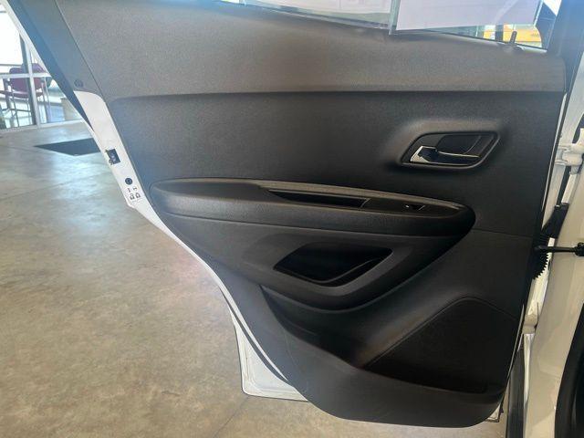 Photo of 2022 Summit White Chevrolet Trax