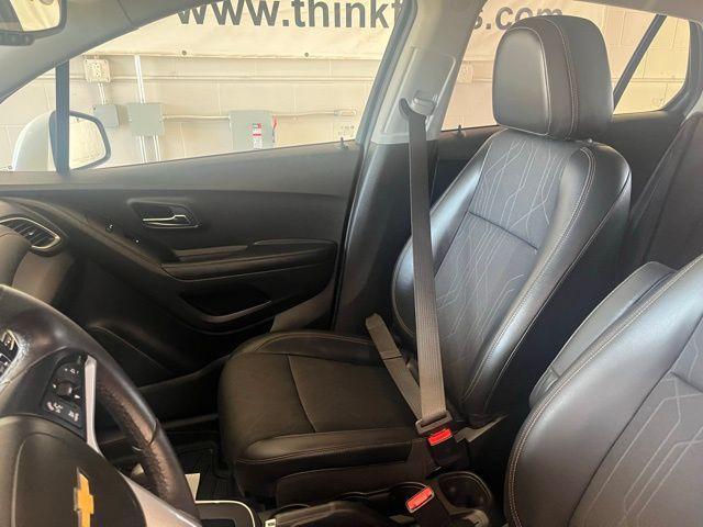 Photo of 2022 Summit White Chevrolet Trax