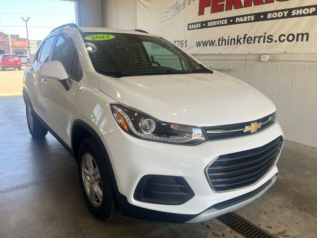 Photo of 2022 Summit White Chevrolet Trax