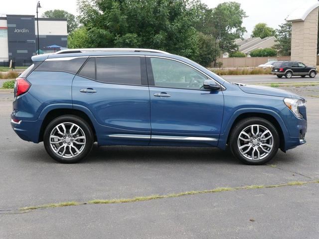 Photo of 2024 Downpour Metallic GMC Terrain