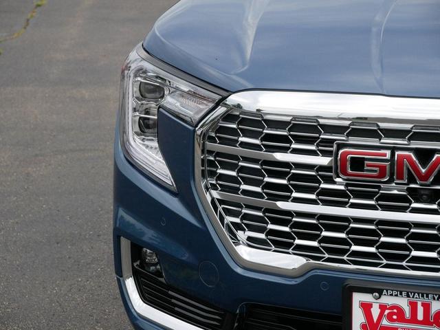 Photo of 2024 Downpour Metallic GMC Terrain