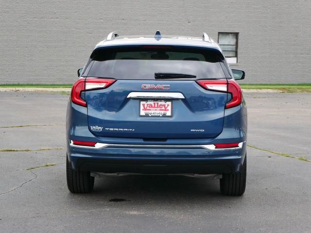 Photo of 2024 Downpour Metallic GMC Terrain