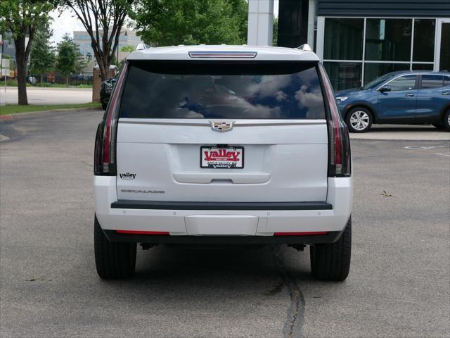 Photo of 2019 Crystal White Tricoat Cadillac Escalade
