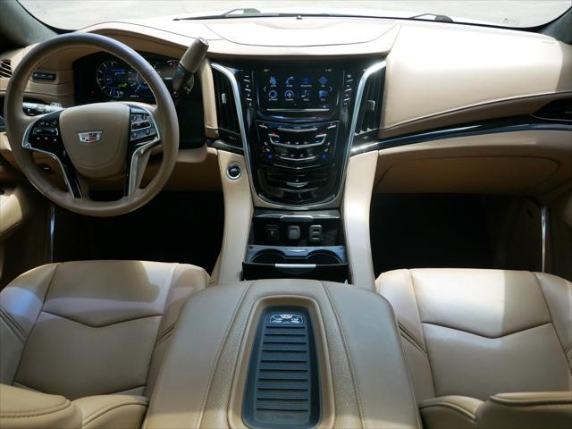 Photo of 2019 Crystal White Tricoat Cadillac Escalade