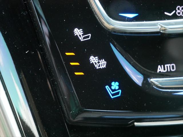 Photo of 2019 Crystal White Tricoat Cadillac Escalade