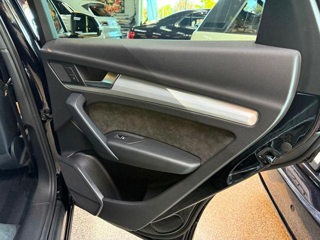 Photo of 2019 Brilliant Black Audi SQ5