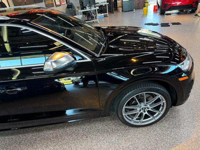 Photo of 2019 Brilliant Black Audi SQ5