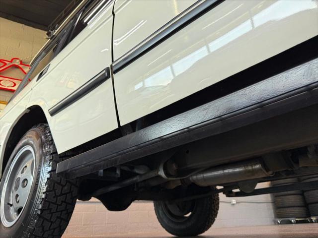 Photo of 1989 White Land Rover Range Rover