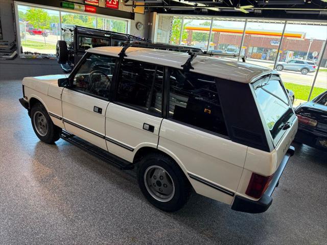 Photo of 1989 White Land Rover Range Rover