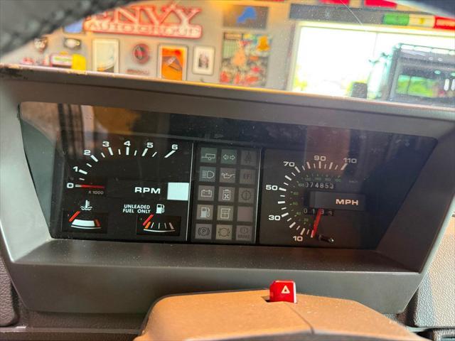 Photo of 1989 White Land Rover Range Rover