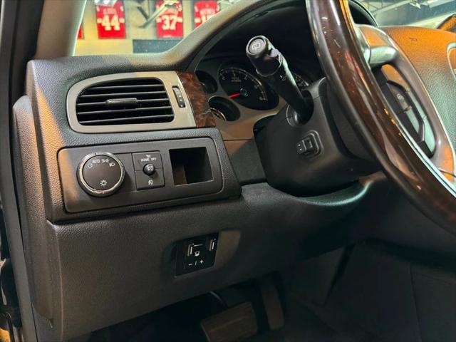 Photo of 2014 Onyx Black GMC Yukon