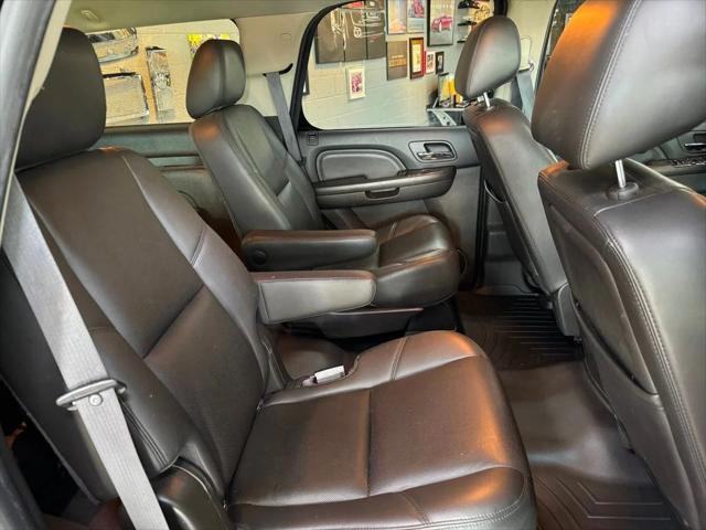 Photo of 2014 Onyx Black GMC Yukon