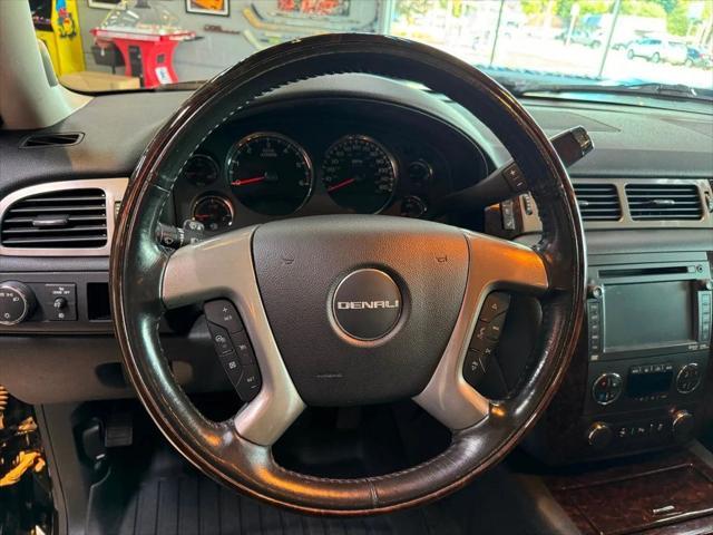 Photo of 2014 Onyx Black GMC Yukon