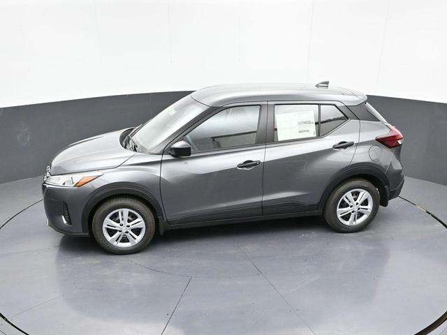 Photo of 2025 Gunmetal Nissan Kicks