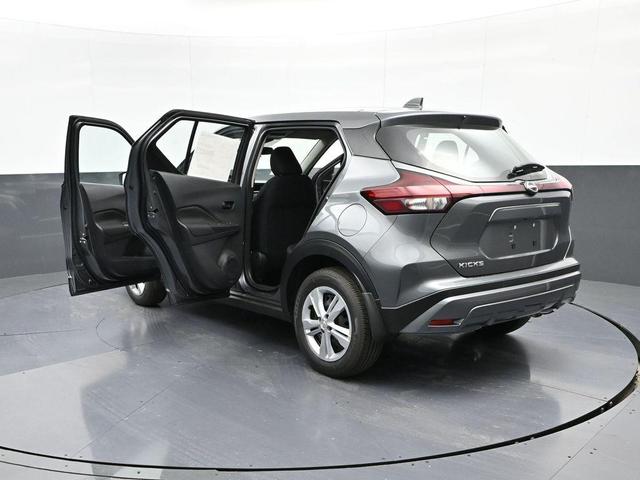 Photo of 2025 Gunmetal Nissan Kicks