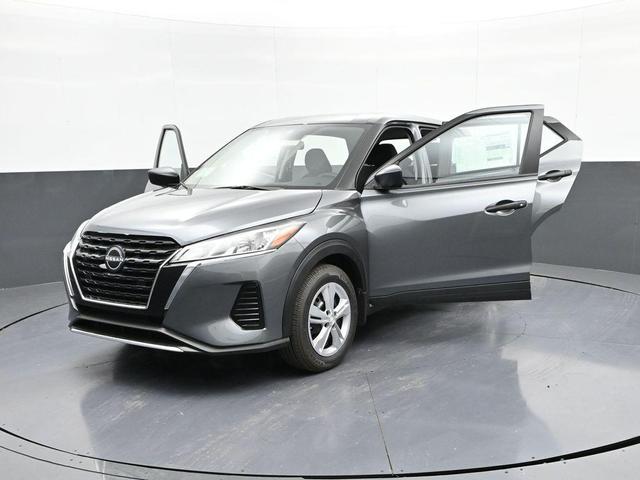 Photo of 2025 Gunmetal Nissan Kicks