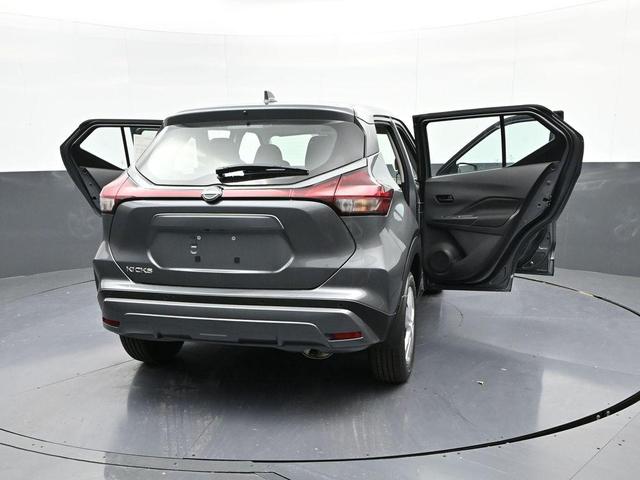 Photo of 2025 Gunmetal Nissan Kicks