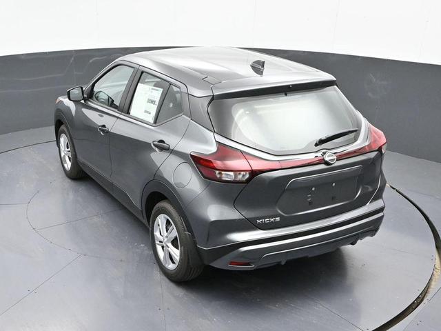 Photo of 2025 Gunmetal Nissan Kicks