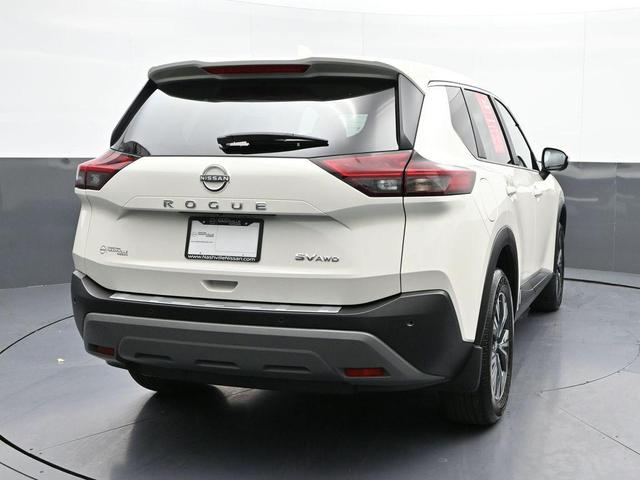 Photo of 2023 Pearl White Tricoat Nissan Rogue