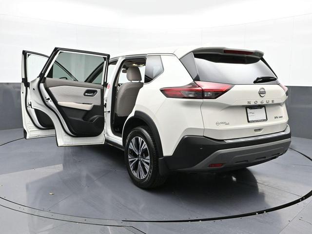 Photo of 2023 Pearl White Tricoat Nissan Rogue