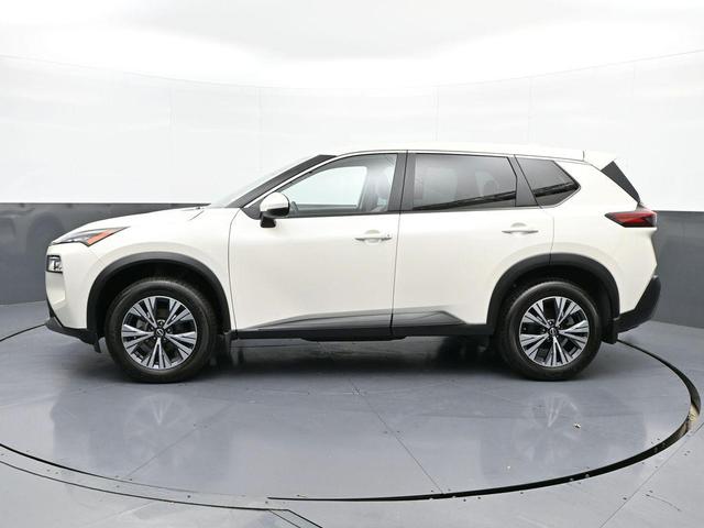 Photo of 2023 Pearl White Tricoat Nissan Rogue