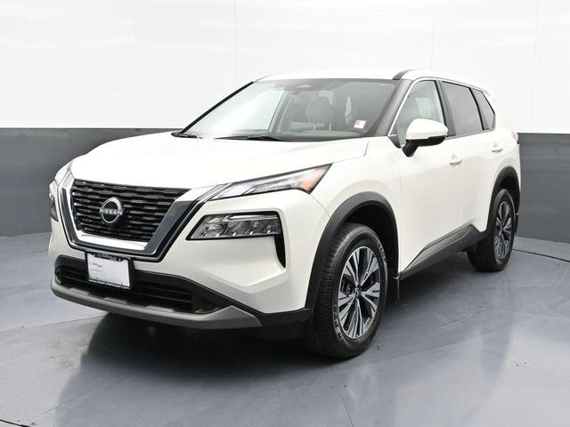 Photo of 2023 Pearl White Tricoat Nissan Rogue