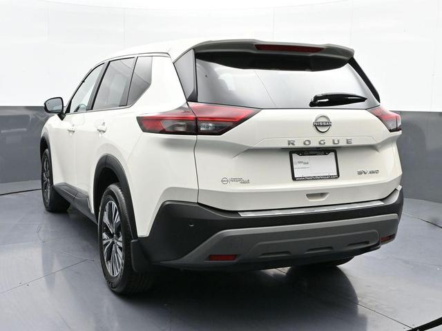 Photo of 2023 Pearl White Tricoat Nissan Rogue