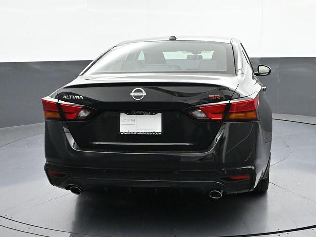 Photo of 2025 Super Black Clearcoat Nissan Altima