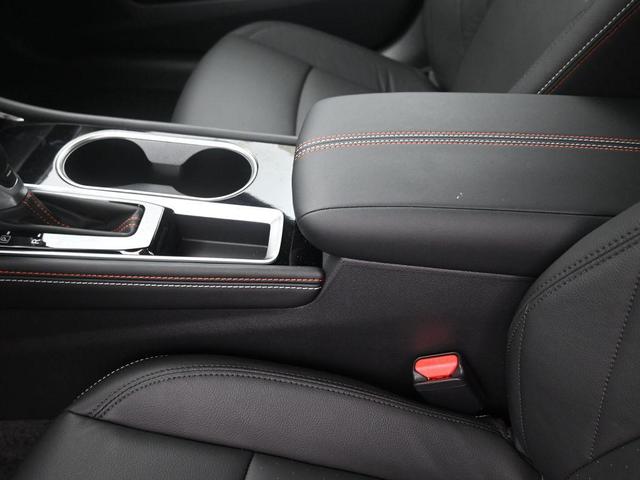 Photo of 2025 Super Black Clearcoat Nissan Altima