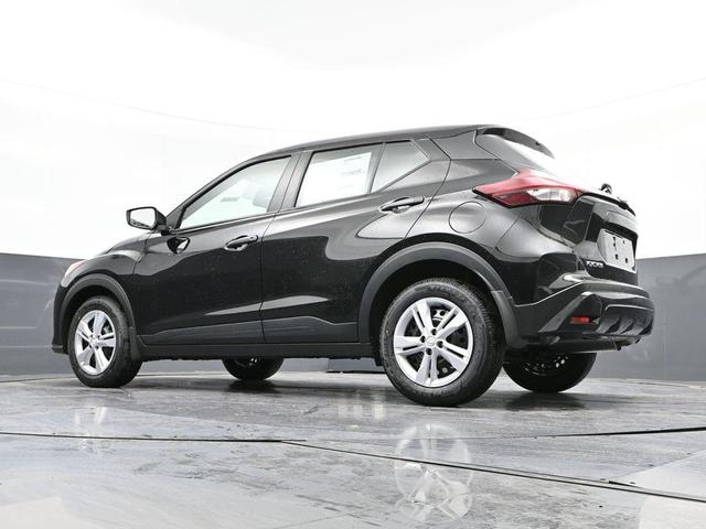 Photo of 2025 Super Black Nissan Kicks