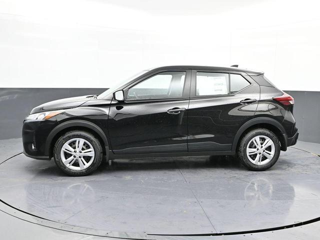 Photo of 2025 Super Black Nissan Kicks