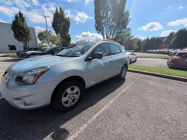 Photo of 2015 Brilliant Silver Nissan Rogue Select