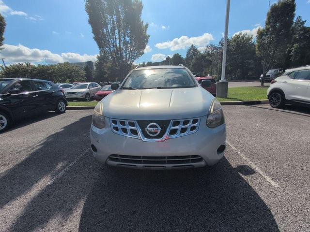 Photo of 2015 Brilliant Silver Nissan Rogue Select