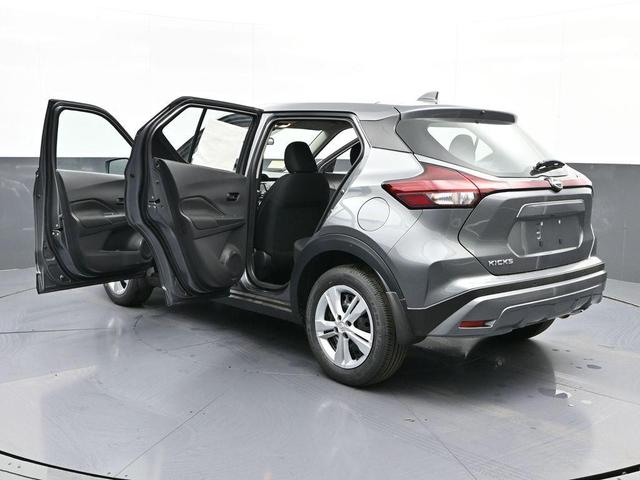 Photo of 2025 Gunmetal Nissan Kicks