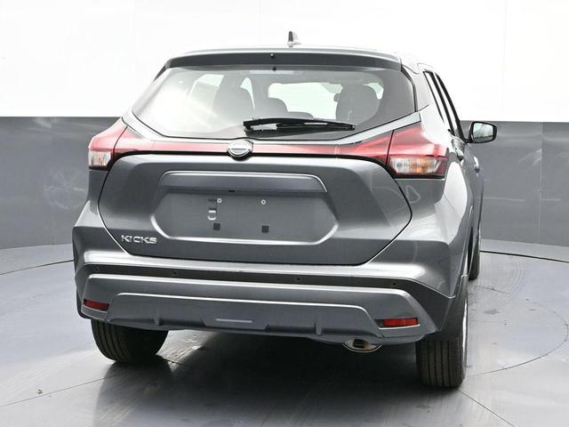 Photo of 2025 Gunmetal Nissan Kicks