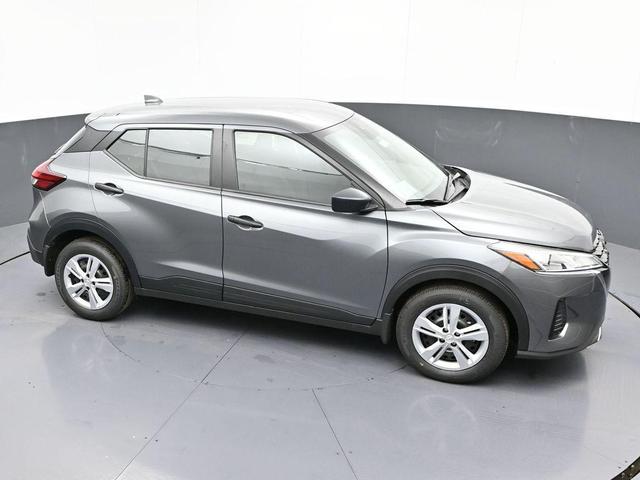 Photo of 2025 Gunmetal Nissan Kicks
