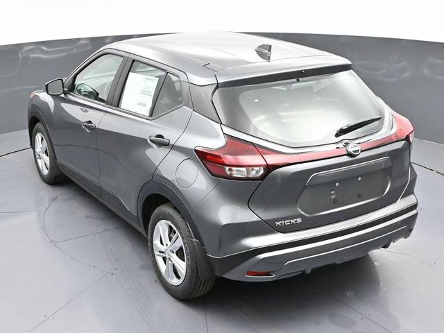 Photo of 2025 Gunmetal Nissan Kicks