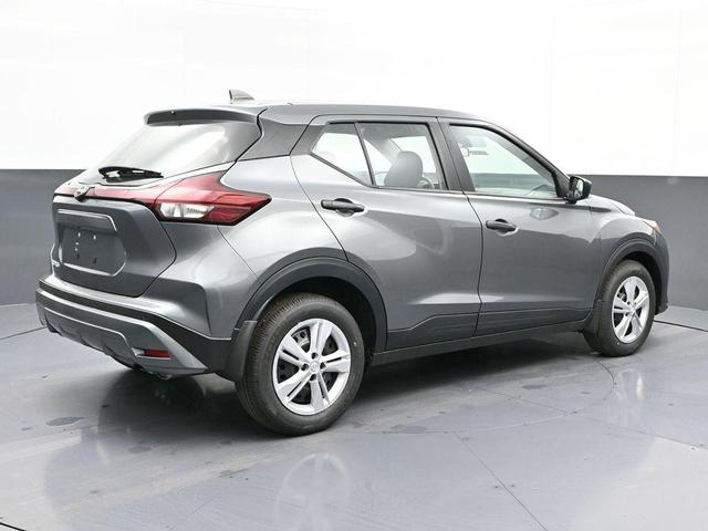 Photo of 2025 Gunmetal Nissan Kicks