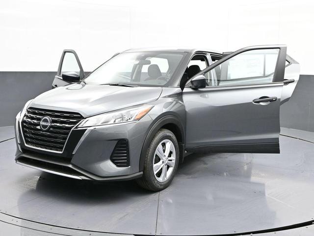 Photo of 2025 Gunmetal Nissan Kicks