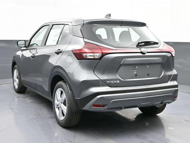 Photo of 2025 Gunmetal Nissan Kicks