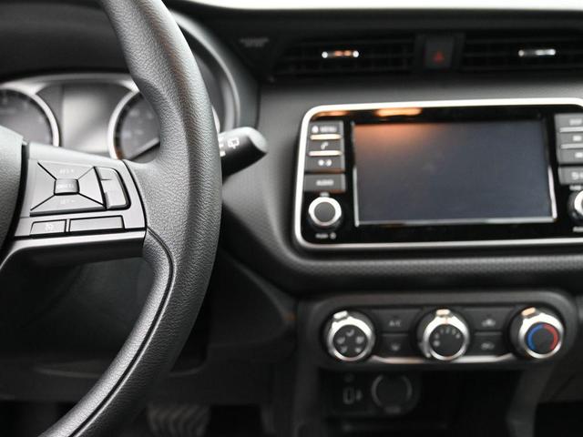 Photo of 2025 Gunmetal Nissan Kicks