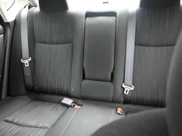 Photo of 2019 Aspen White Tricoat Nissan Sentra