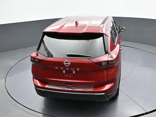 Photo of 2025 Scarlet Ember Tintcoat Nissan Rogue