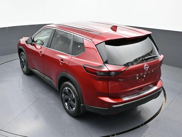 Photo of 2025 Scarlet Ember Tintcoat Nissan Rogue