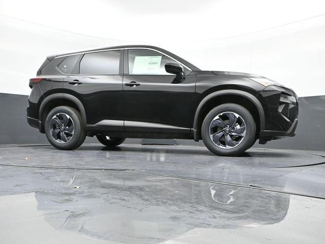 Photo of 2025 Super Black Nissan Rogue