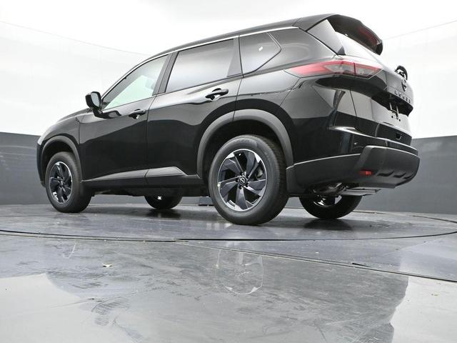 Photo of 2025 Super Black Nissan Rogue