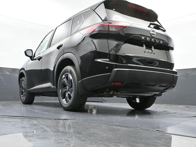Photo of 2025 Super Black Nissan Rogue