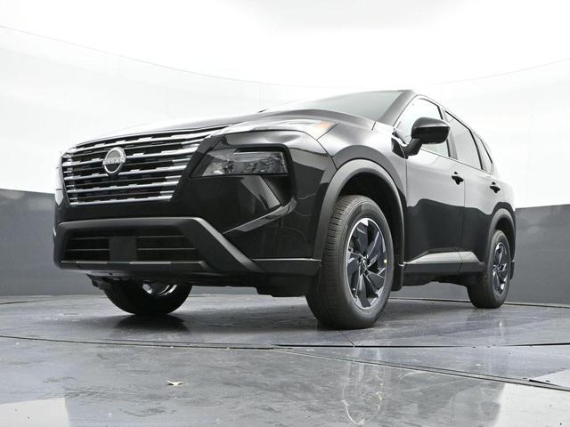 Photo of 2025 Super Black Nissan Rogue